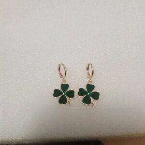 Elegant Green Clover Earrings